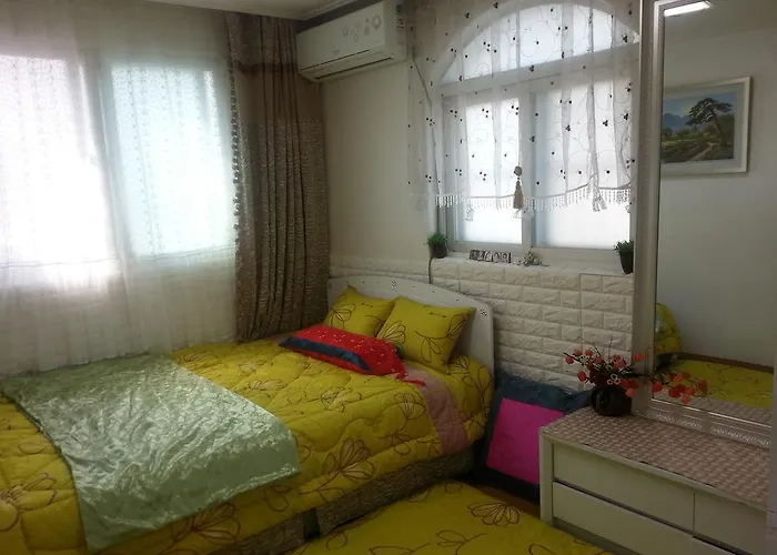 Homestay Eve